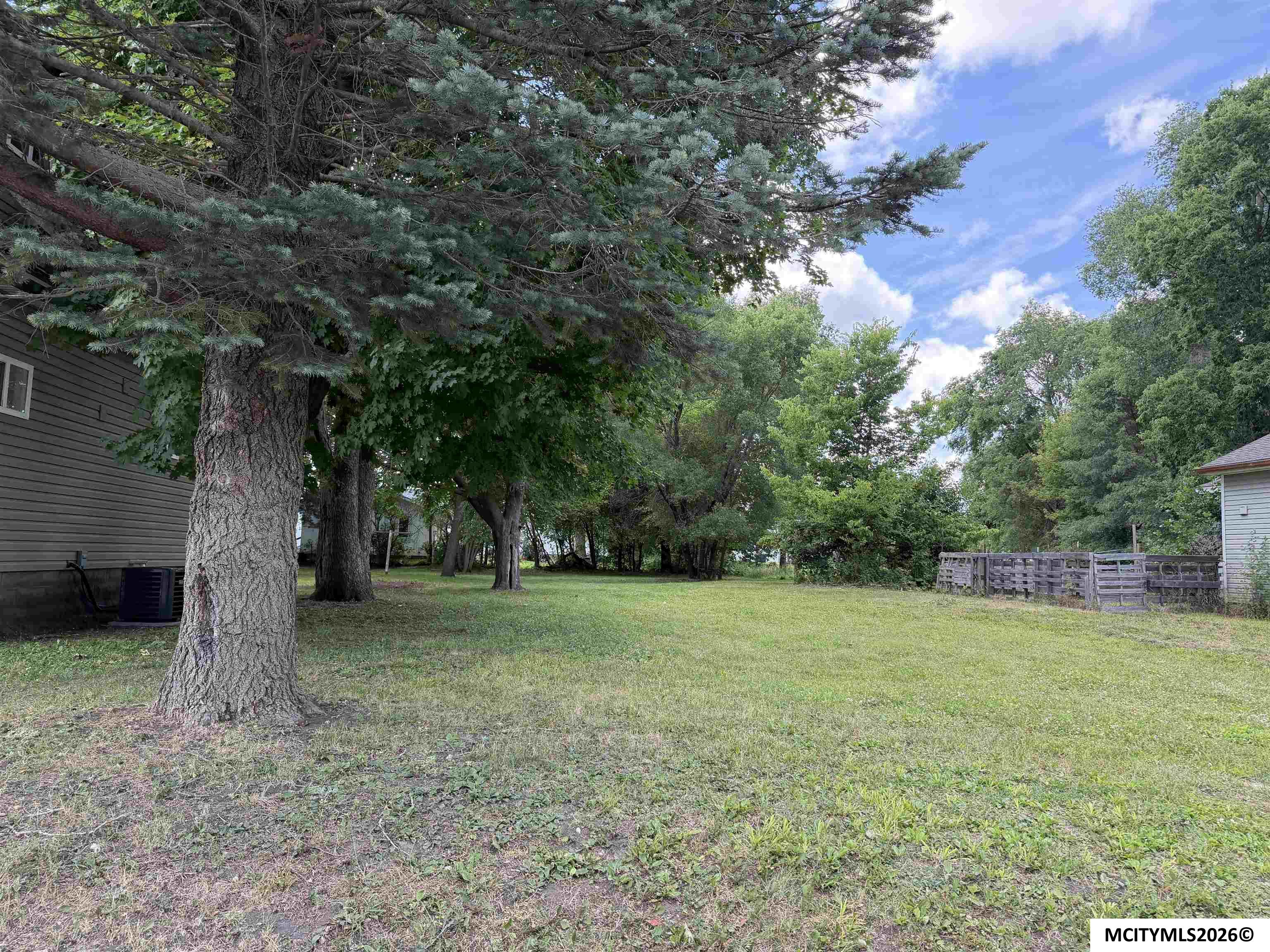 1518 N Pennsylvania Mason City IA 50401