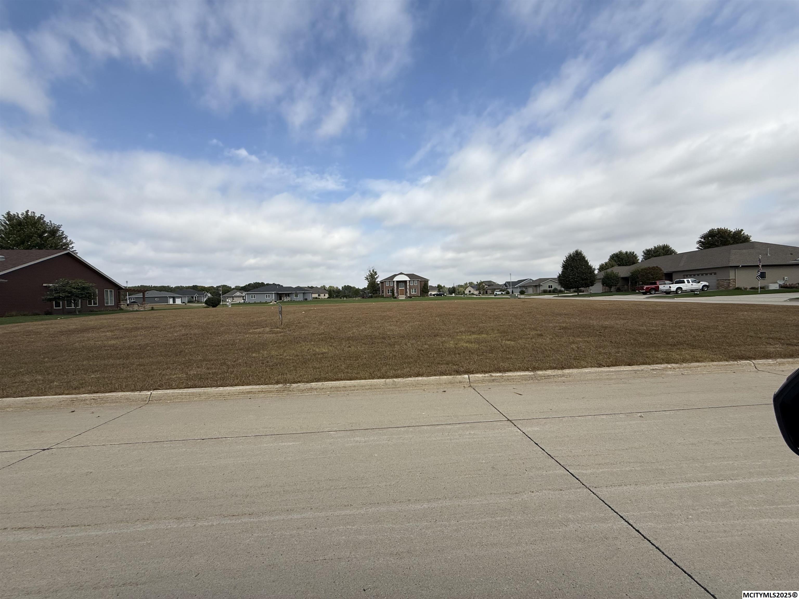 Lot 9 Asbury 8th Mason City IA 50401