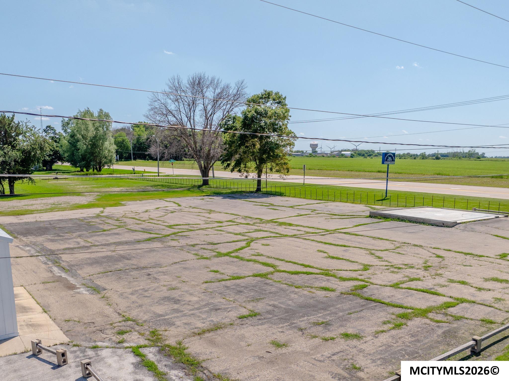 33RD SE Mason City IA 50401
