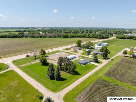 33RD SE Mason City IA 50401