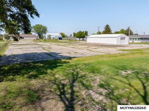 33RD SE Mason City IA 50401