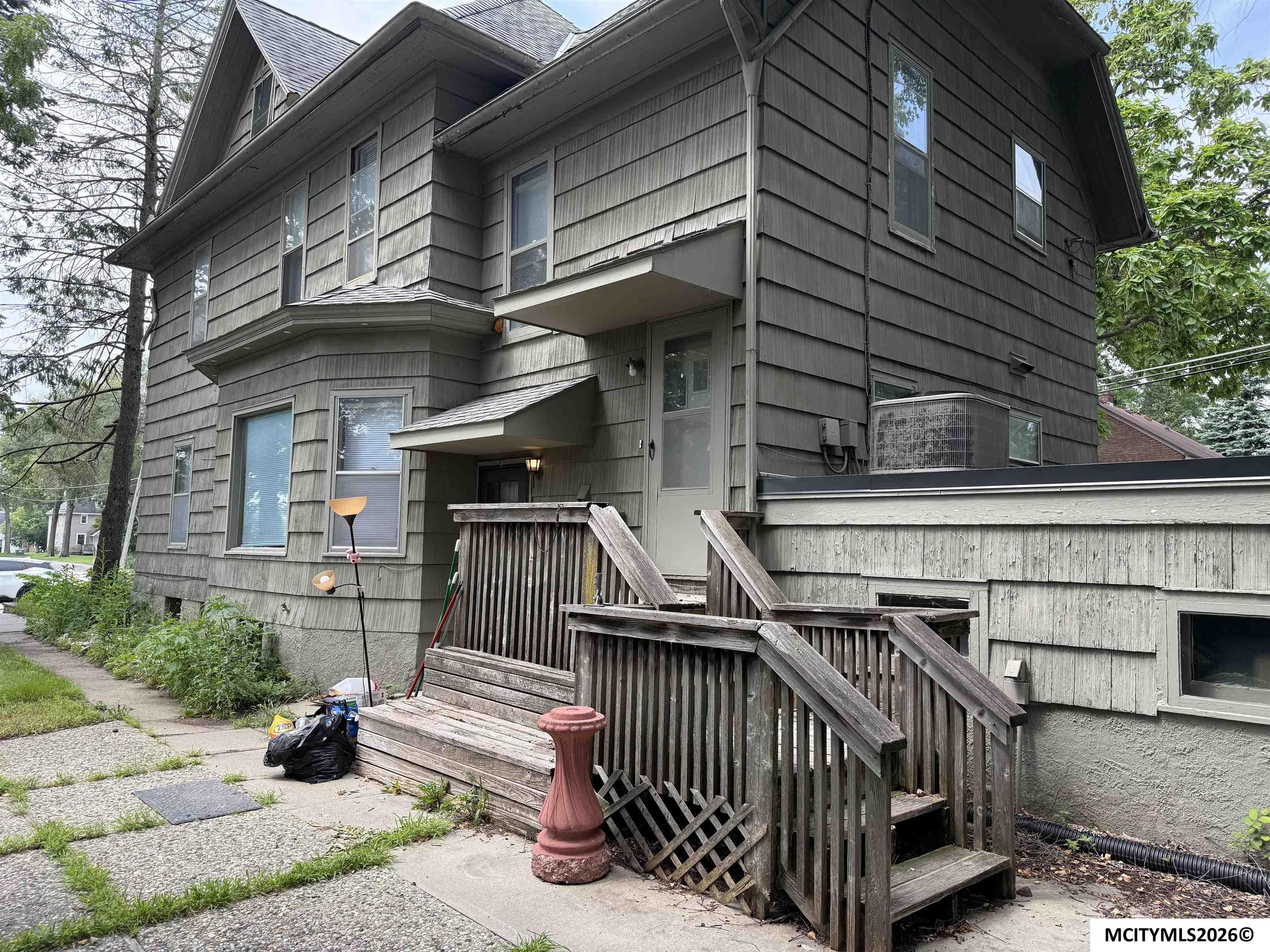 214 1st Street NW Mason City IA 50401