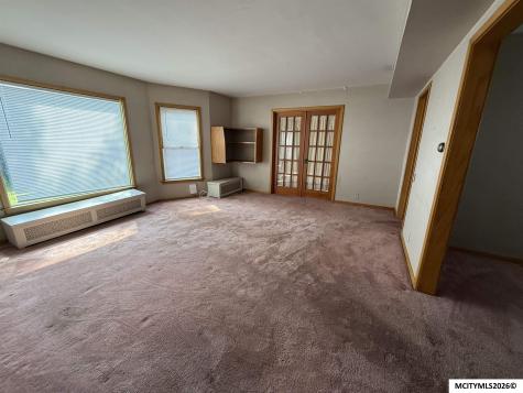 214 1st Street NW Mason City IA 50401