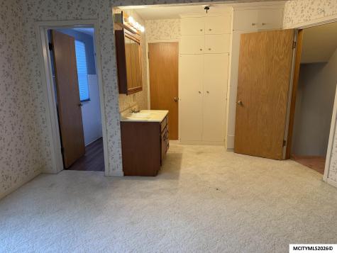 214 1st Street NW Mason City IA 50401