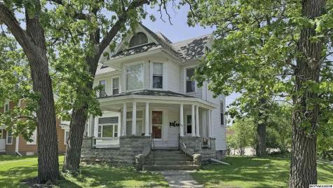 102 S Connecticut Mason City IA 50401