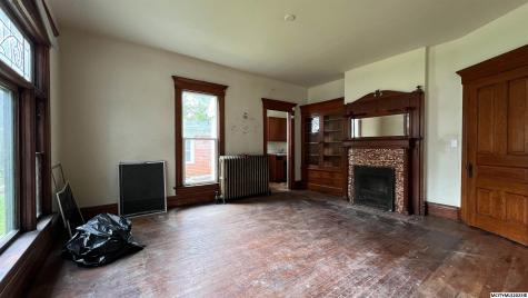 102 S Connecticut Mason City IA 50401