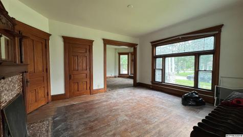 102 S Connecticut Mason City IA 50401