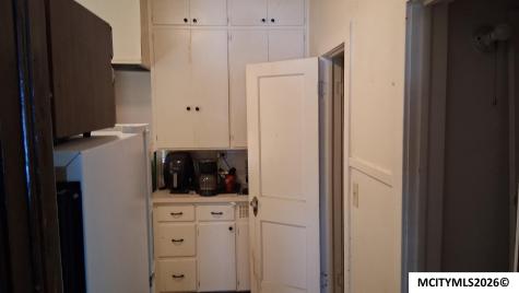 220 3rd NW Mason City IA 50401