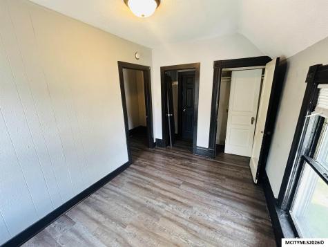 220 3rd NW Mason City IA 50401
