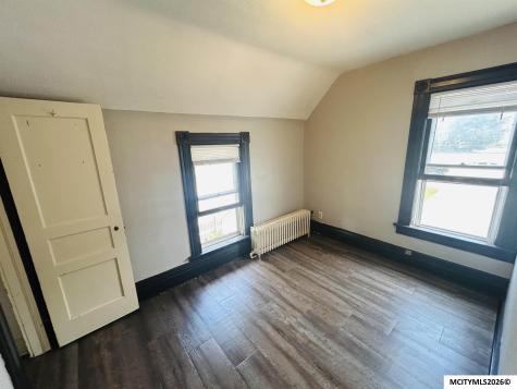 220 3rd NW Mason City IA 50401