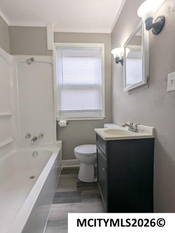 304 1st SW Mason City IA 50401