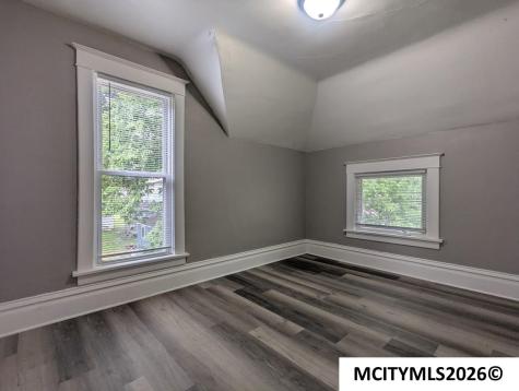 304 1st SW Mason City IA 50401