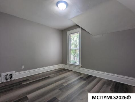 304 1st SW Mason City IA 50401