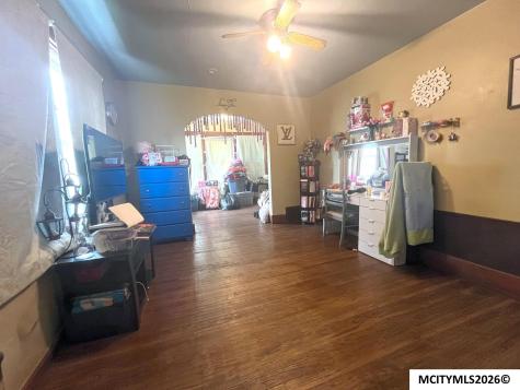 321 3rd NW Mason City IA 50401