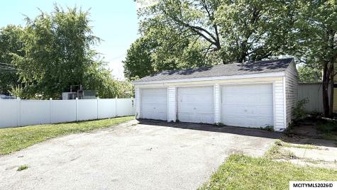321 3rd NW Mason City IA 50401