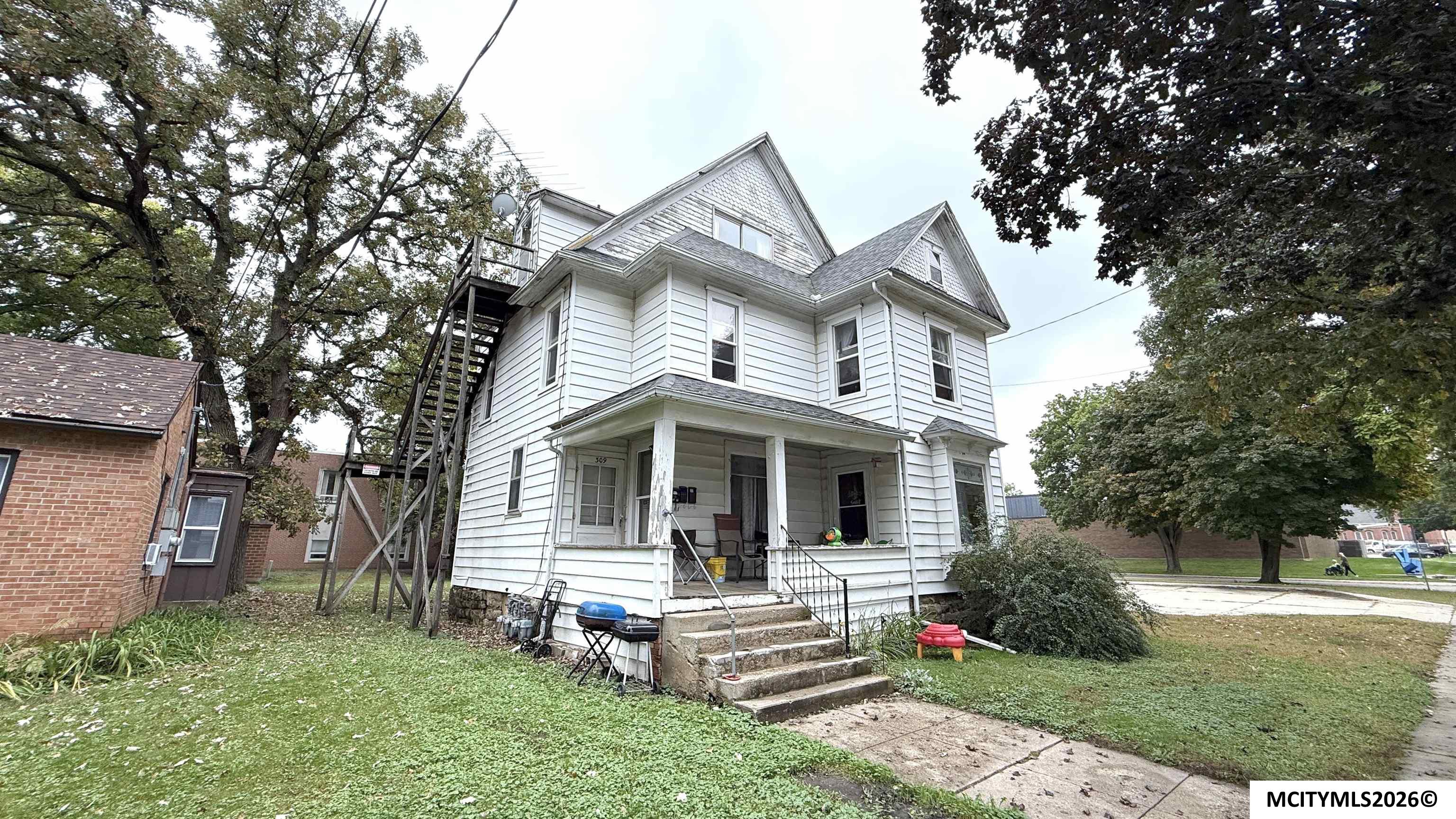309 E State Mason City IA 50401