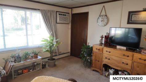 407 5th NW Mason City IA 50401