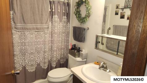 407 5th NW Mason City IA 50401