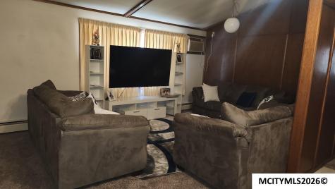 407 5th NW Mason City IA 50401