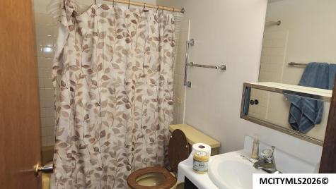 407 5th NW Mason City IA 50401