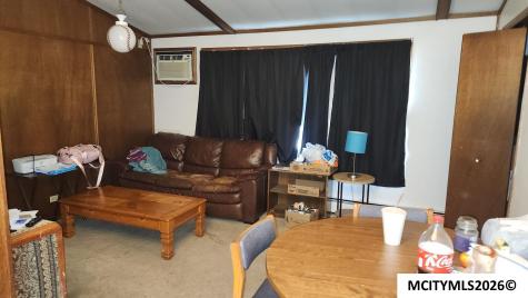 407 5th NW Mason City IA 50401