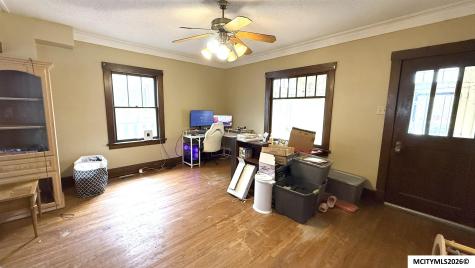 25-27 6th NW Mason City IA 50401