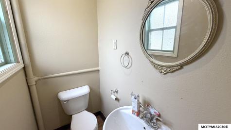 25-27 6th NW Mason City IA 50401