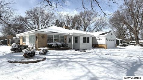 6 Willowbrook Drive Mason City IA 50401
