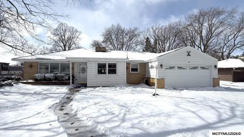 6 Willowbrook Drive Mason City IA 50401