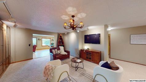 4055a 235th Street Clear Lake IA 50428