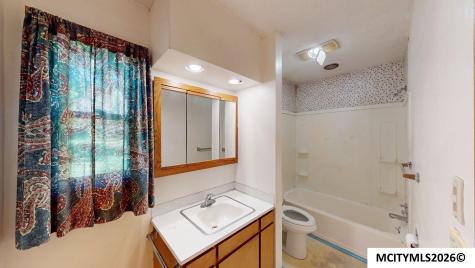 606 J Street Charles City IA 50616