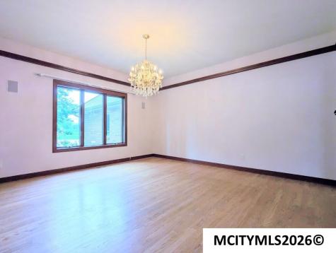2 Deer Creek Court Mason City IA 50401