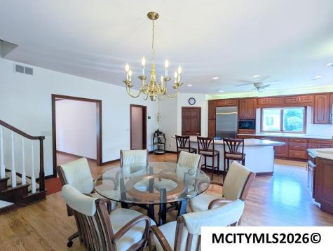 2 Deer Creek Court Mason City IA 50401