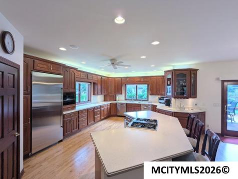 2 Deer Creek Court Mason City IA 50401