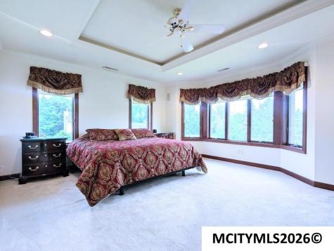 2 Deer Creek Court Mason City IA 50401