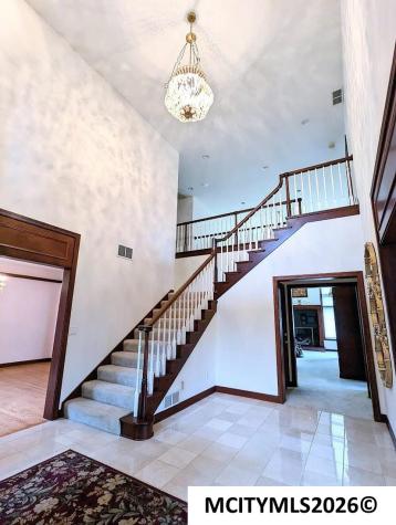 2 Deer Creek Court Mason City IA 50401