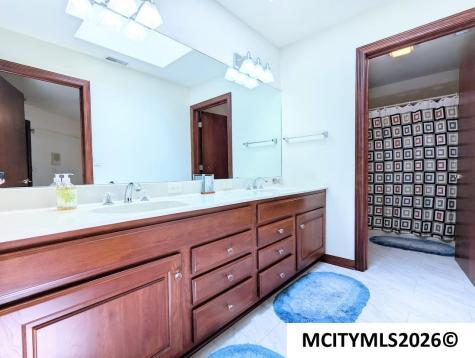 2 Deer Creek Court Mason City IA 50401