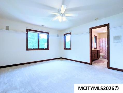 2 Deer Creek Court Mason City IA 50401