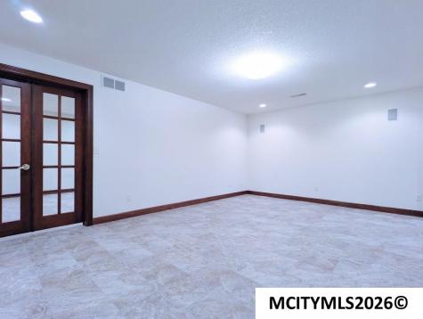 2 Deer Creek Court Mason City IA 50401