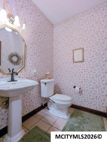 2 Deer Creek Court Mason City IA 50401