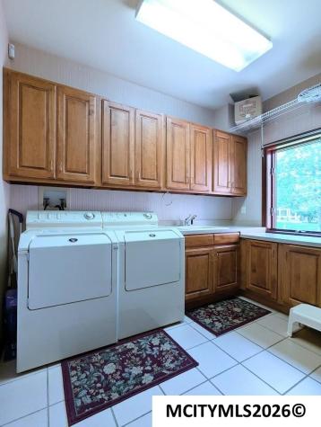 2 Deer Creek Court Mason City IA 50401