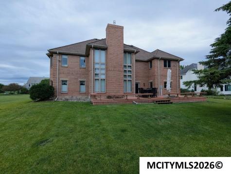 2 Deer Creek Court Mason City IA 50401