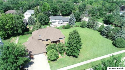 2 Deer Creek Court Mason City IA 50401