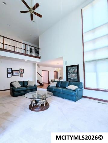 2 Deer Creek Court Mason City IA 50401