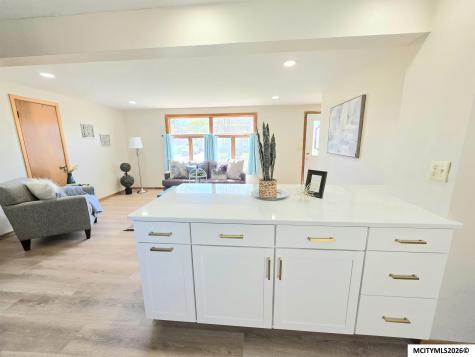 82 Sunny Circle Mason City IA 50401