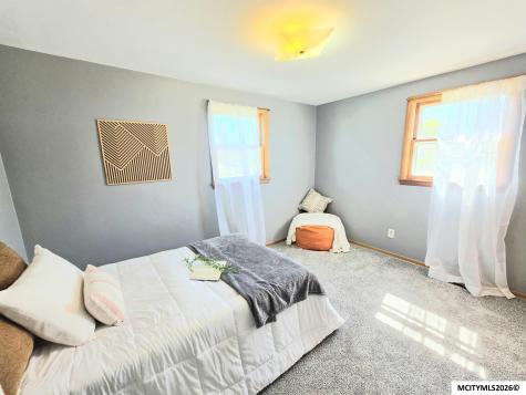 82 Sunny Circle Mason City IA 50401
