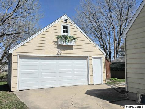 82 Sunny Circle Mason City IA 50401