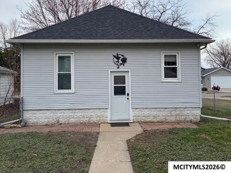 421 25th SW Mason City IA 50401
