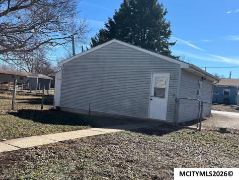 421 25th SW Mason City IA 50401
