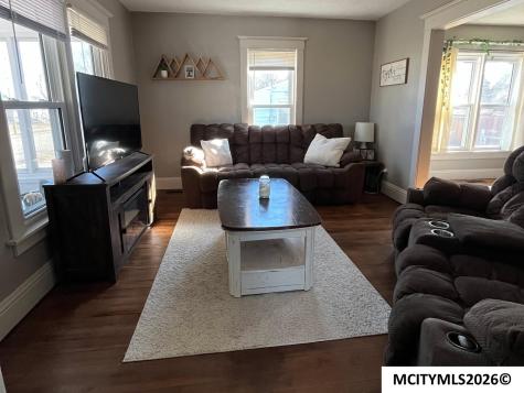 421 25th SW Mason City IA 50401